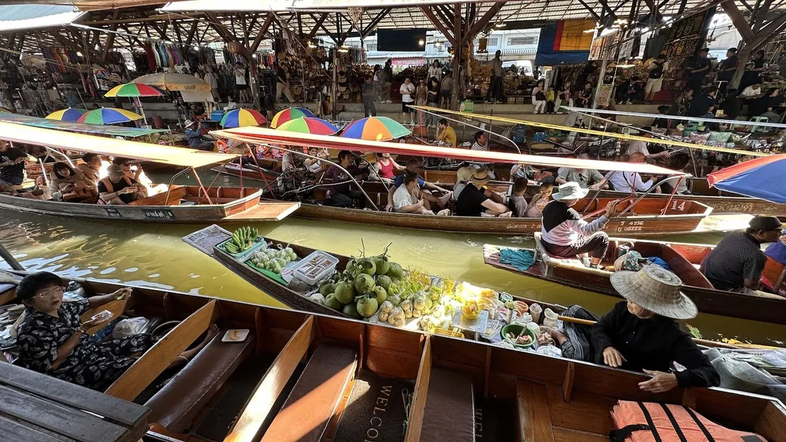 Damnoen Saduak Floating Market from Bangkok: When to Go, Boat Rides and Getting There