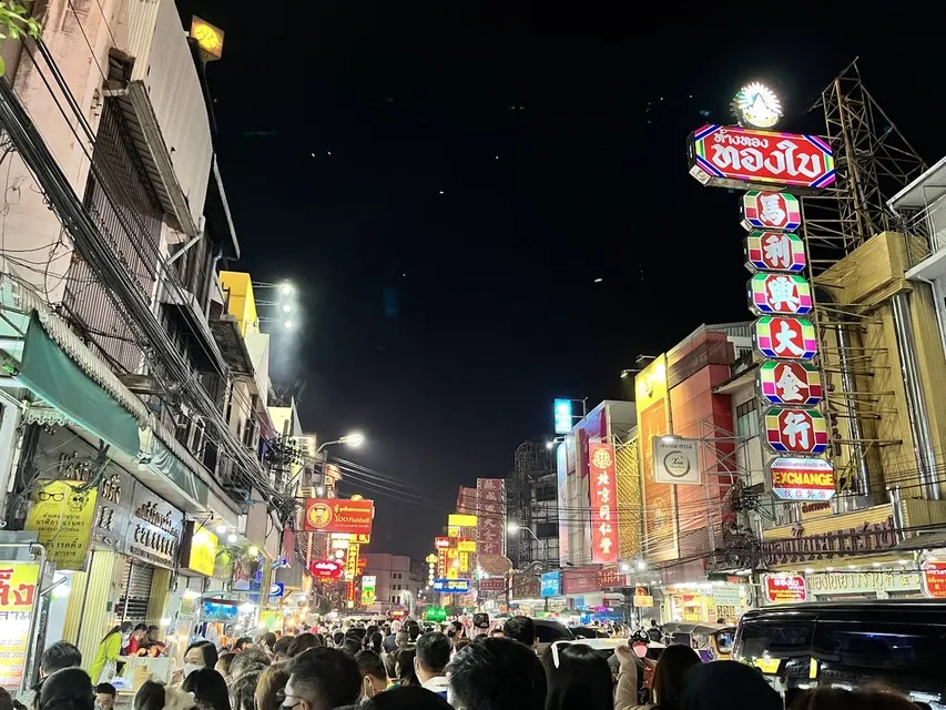 Yaowarat: A Guide to Chinatown Bangkok, From Street Food to the Golden Buddha