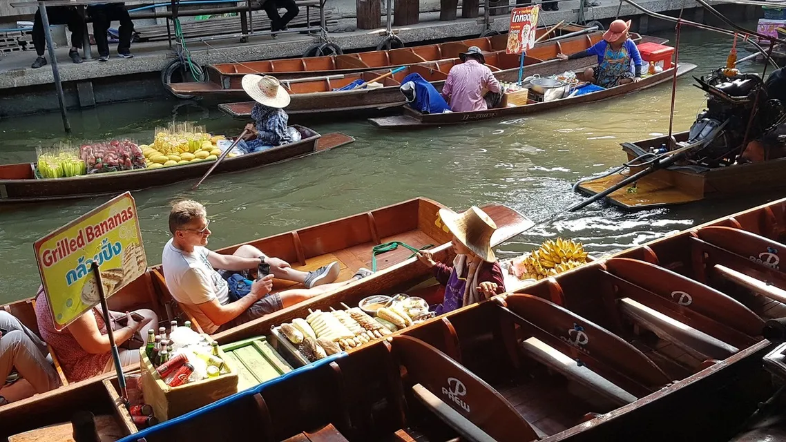 Floating Markets Near Bangkok Compared: Damnoen Saduak, Amphawa and Maeklong