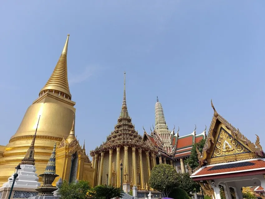 Bangkok vs. Singapore: Sights, Food, Cost, Weather and Entry Rules Compared