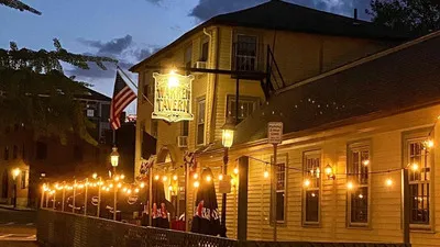 Warren Tavern
