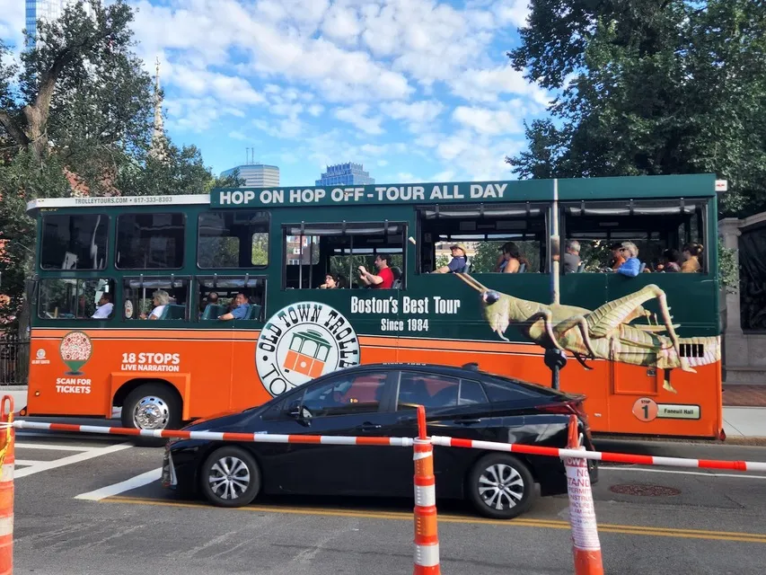 Boston Tours Compared: Walking, Duck, Trolley, Harbor and Free Tours